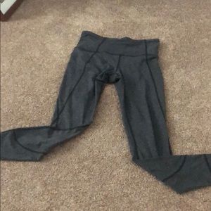 Athleta salutation 7/8 legging. NWOT